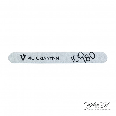 Lima de unhas Victoria Vynn cinza com texto e número impressos