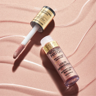 Iluminador líquido Eveline Cosmetics Wonder Match com aplicador sobre fundo texturizado rosa