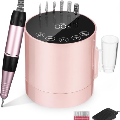 Aparelho de escrita elétrica rosa metálico com painel digital preto e acessórios metálicos