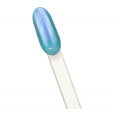Amostra de verniz de unhas azul brilhante sobre paleta branca