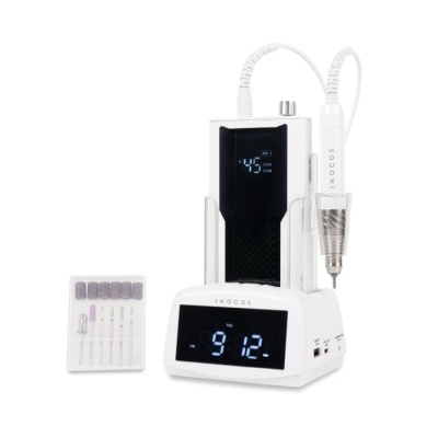 Aparelho elétrico de manicure branco com ecrã digital e acessórios metálicos