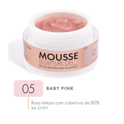 Frasco aberto de gel mousse rosa bebé para unhas com rótulo bege e texto em preto