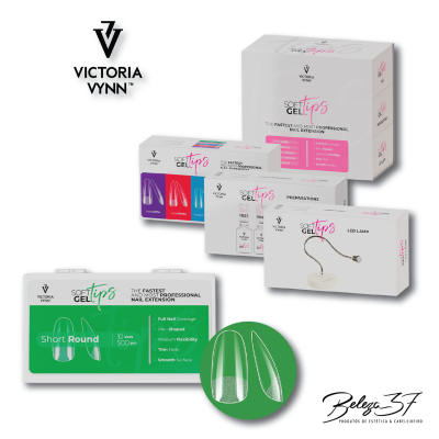 Kit unhas gel Victoria Vynn Soft Gel Tips composto por várias caixas brancas com pontas de unhas e mini lanterna LED