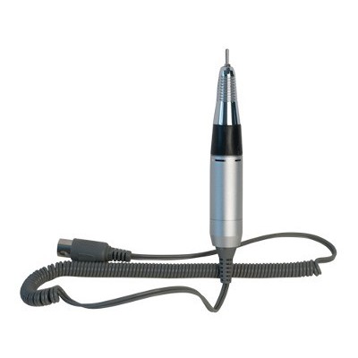 Ferramenta elétrica portátil prateada com cabo em espiral num fundo branco