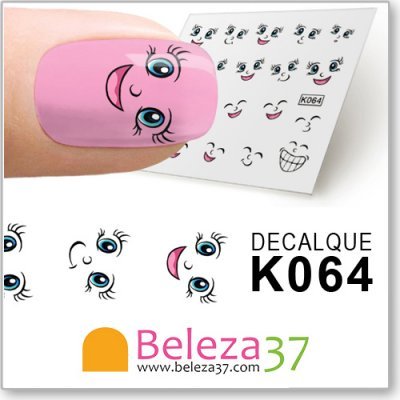 Unha rosa claro com decalque de rosto sorridente e folha de decalques faciais K064