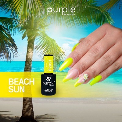 Esmalte gel amarelo Purple Professional e unhas pintadas amarelas na praia