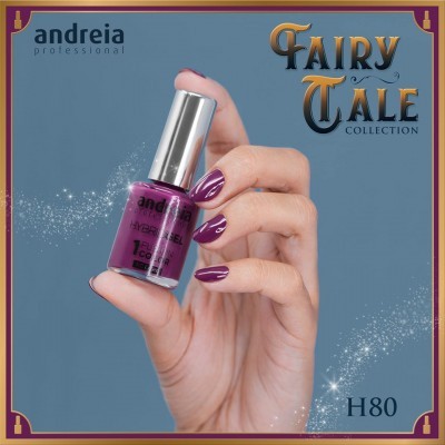 Frasco de verniz para unhas roxo da Andreia com mão a segurar