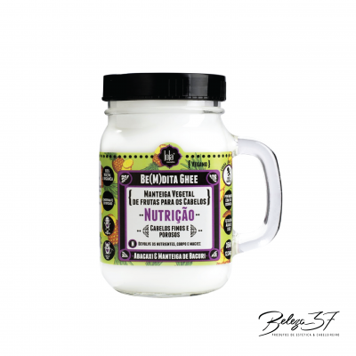 Frasco branco com tampa preta e rótulo colorido de manteiga vegetal para cabelo