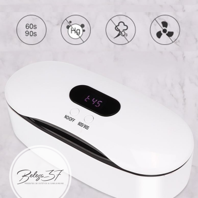 Dispositivo branco com ecrã digital e botões em fundo de mármore e ícones de segurança