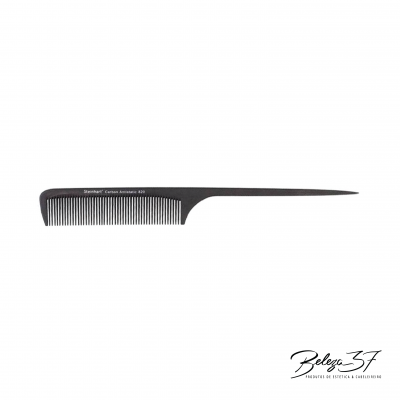 Pente preto de plástico com dentes finos e ponta pontiaguda