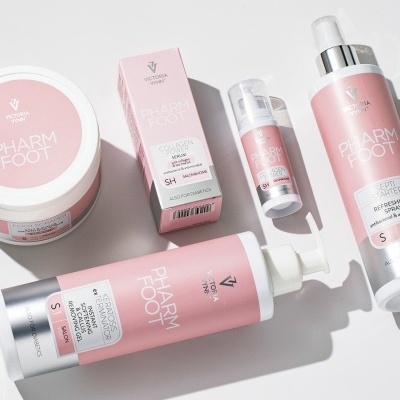 Produtos de cuidado para os pés PHARM FOOT em embalagens rosa e branco