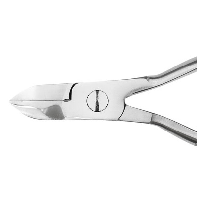Alicate de metal prateado com boca curva e parafuso central