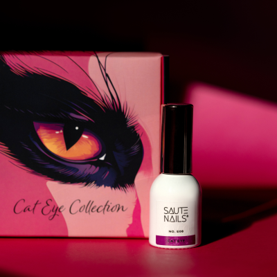 Frasco de verniz branco e preto SAUTE NAILS com caixa da coleção Cat Eye com ilustração de olho de gato