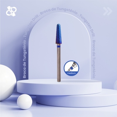 Broca de tungsténio azul metálico com haste prateada em suporte branco redondo