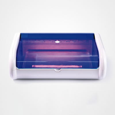 Aparelhagem branca com tampa translúcida azul