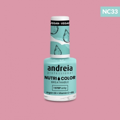frascos de verniz de unhas Andreia Nutri Color NC33 verde água sobre fundo rosa