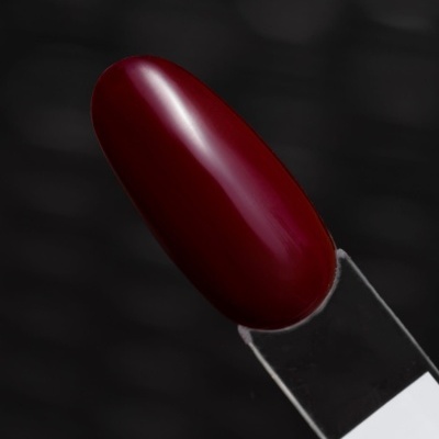 amostra de verniz de unha vermelho escuro