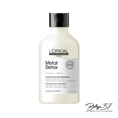 Frasco branco de shampoo L'Oréal Metal Detox com tampa preta