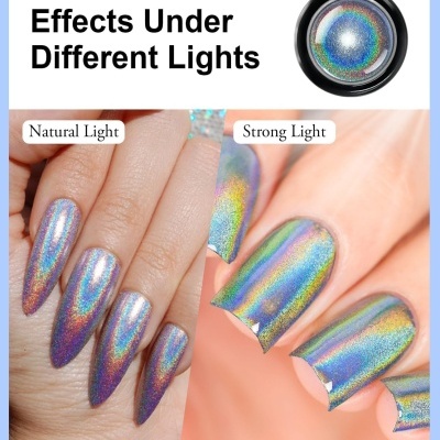 Unhas com verniz holográfico sob luz natural e forte, mostrando efeitos diferentes