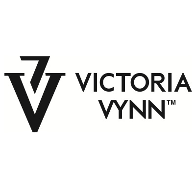 Logótipo preto da Victoria Vynn com texto em fundo branco