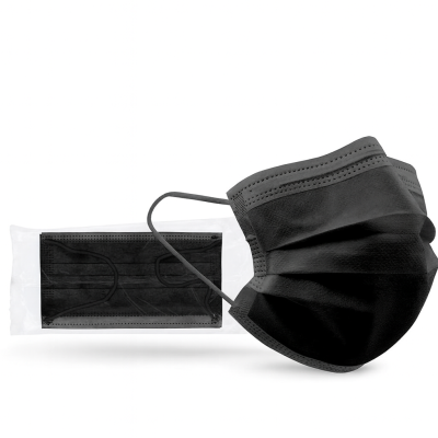 Máscara protetora descartável preta em embalagem plástica.