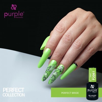 Mão com unhas verdes longas com padrão preto e branco em duas unhas, frasco de verniz gel verde P2061 da Purple