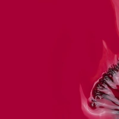 Fundo vermelho brilhante com objeto circular preto e branco ao canto direito