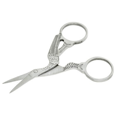 Tesoura pequena de metal prateado com design de penas