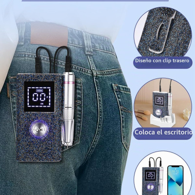 Dispositivo eletrônico compacto com clip preso ao bolso de jeans azuis