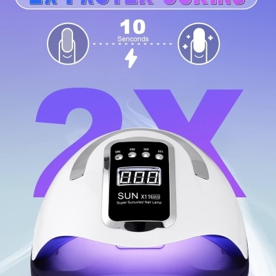 Lâmpada UV branca para unhas com visor digital e texto promocional em fundo lilás