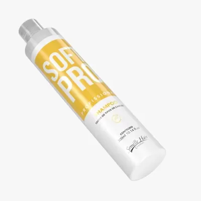 Frasco branco de champô Soft Pro com rótulo amarelo e branco
