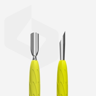 Ferramentas com cabo amarelo e lâminas de aço