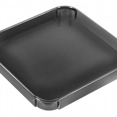 Tabuleiro quadrado preto de metal com cantos arredondados