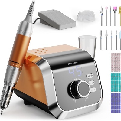 Aparelho de manicure elétrico dourado e prateado com acessórios