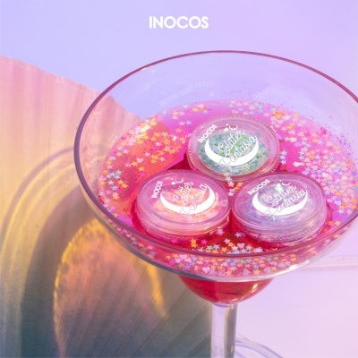 Produtos cosméticos INOCOS Gel Ice Cream em copo de cocktail com purpurina rosa