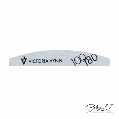 Lima de unhas cinzenta meia-lua com texto Victoria Vynn e 100 180