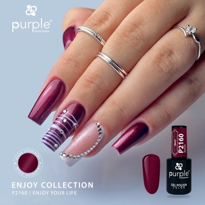 Unhas pintadas em verniz gel bordeaux e rosa com detalhes e verniz Purple P2160