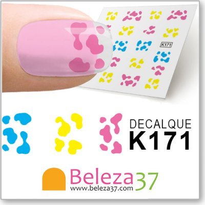 Decalques para unhas coloridos em folha branca com código K171 e unha com decalque aplicados
