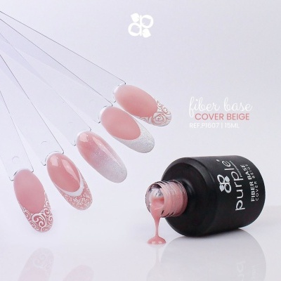 Frasco de verniz gel 'fiber base COVER BEIGE' aberto com gotas e cinco amostras de unhas em tons bege e nude