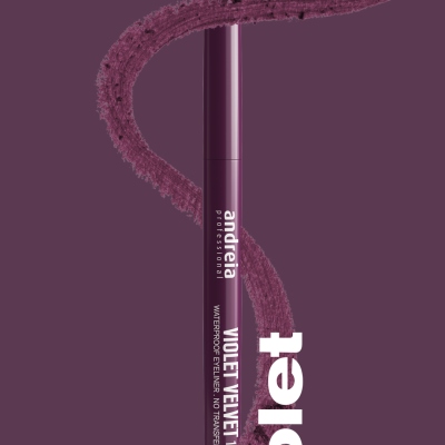 Eyeliner violeta Andreia Professional com traço aveludado num fundo roxo