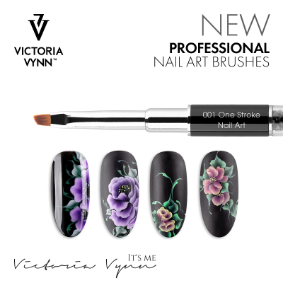 Pincel para nail art e unhas artificiais com flores em fundo preto