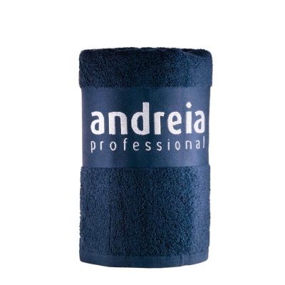 Toalha azul escura com etiqueta azul 'andreia professional'