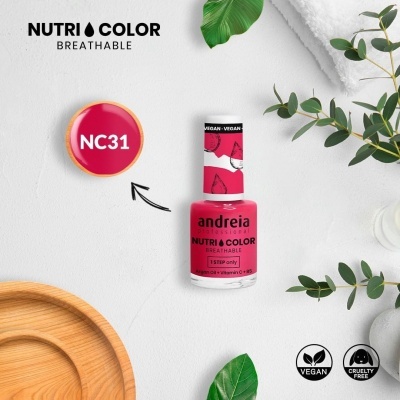 Verniz de unha Andreia Nutri Color cor NC31 com elementos naturais ao fundo