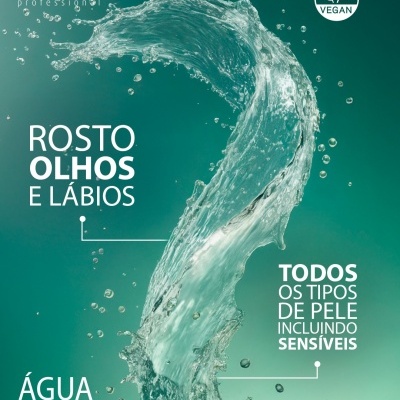 Imagem de publicidade de água micelar com texto e gotículas de água em fundo verde