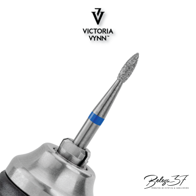 Broca metálica para lixagem com detalhe azul e logotipo Victoria Vynn