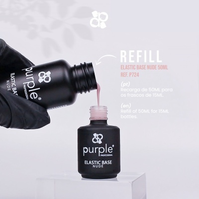 Duas embalagens pretas de base elástica nude com texto e líquido a ser transferido entre elas