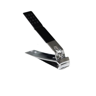 Alicate corta unhas metálico com alças pretas texturizadas