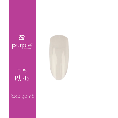 Ponta de unha artificial bege com texto e fundo roxo