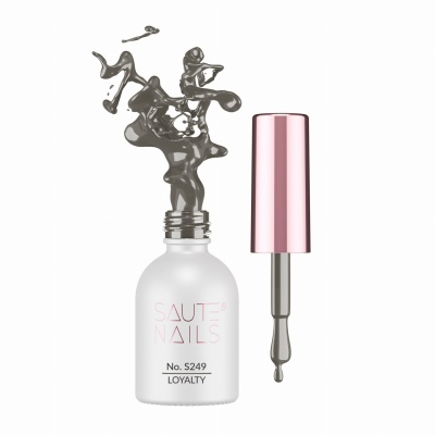 Frasco de verniz Saut Nails branco fosco com tampa rosa e verniz cinza escuro derramado