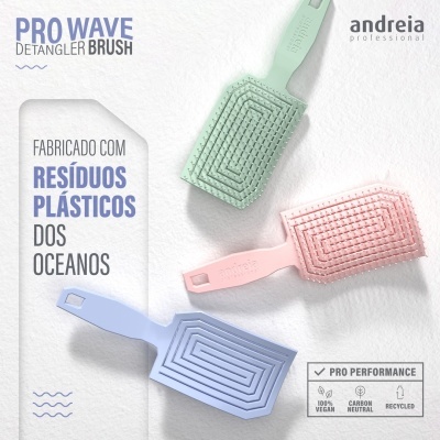 Escovas desembaraçadoras PRO WAVE em verde, rosa e azul feitas com resíduos plásticos dos oceanos